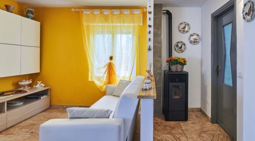 Photo of Casa del Pergulin (LMZ325)