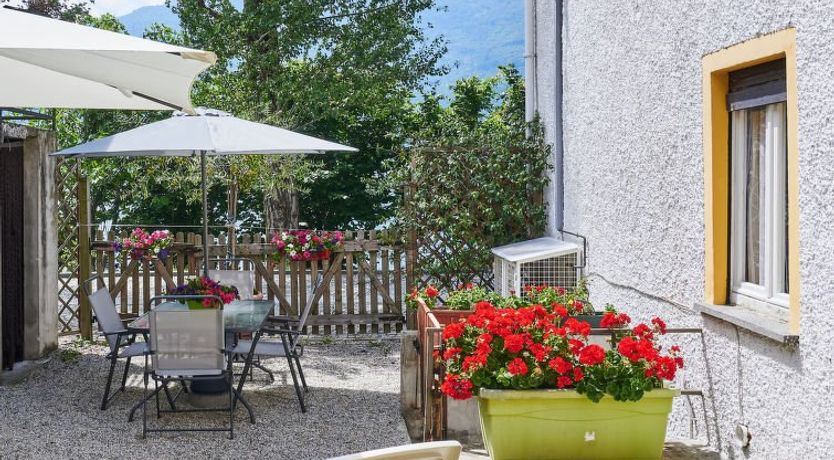 Photo of Casa del Pergulin (LMZ325)