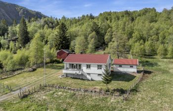Olavbu Holiday Home