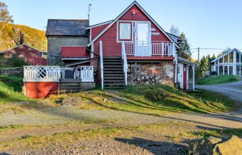 Låven Holiday Home