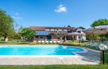 Cascina Anna Holiday Home