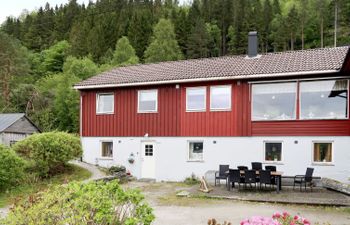 Mjellhaugen (FJS221) Holiday Home