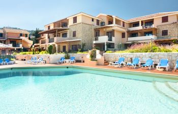 Bougainvillae Mono Villa