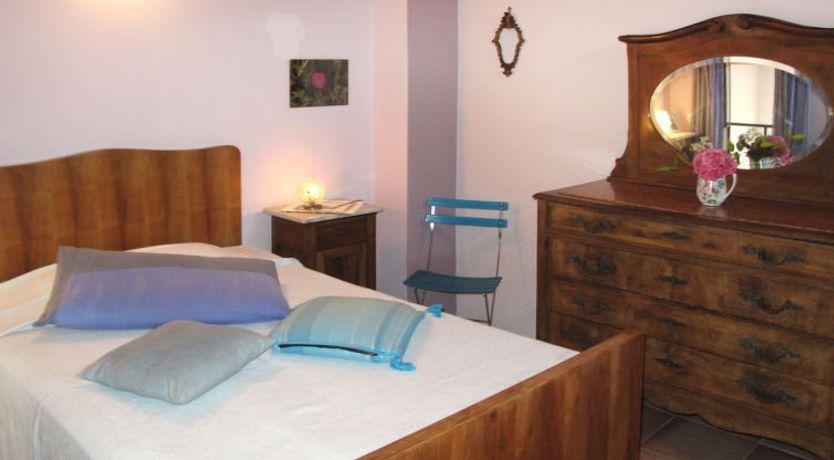 Photo of Angela (DOL100)