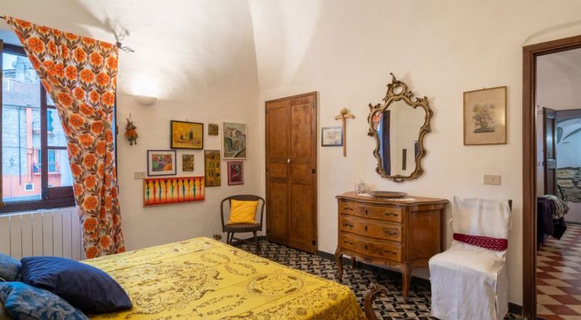 Photo of Angela (DOL100)