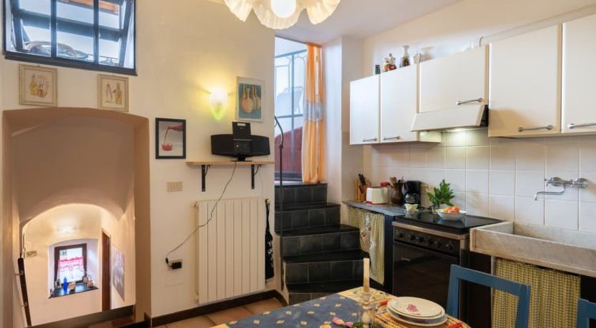 Photo of Angela (DOL100)