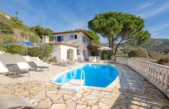 Botteri Holiday Home