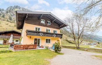 Bergfried Holiday Home