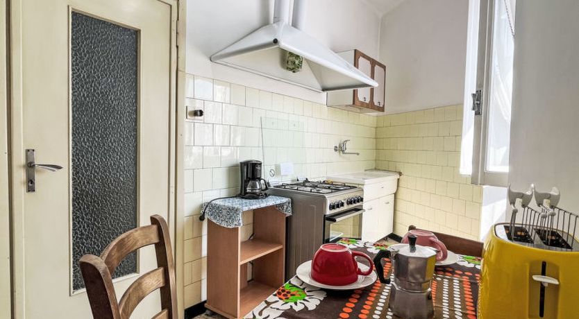 Photo of Marisa (DOL126)