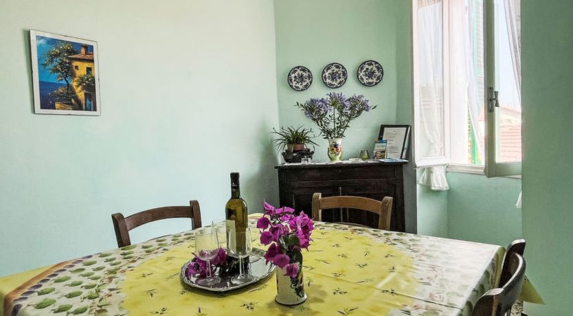 Photo of Marisa (DOL126)