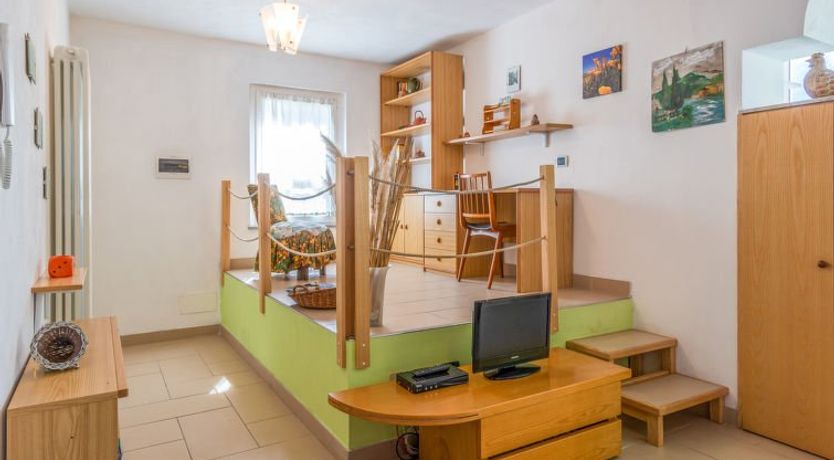 Photo of Elisabetta (GLA115)