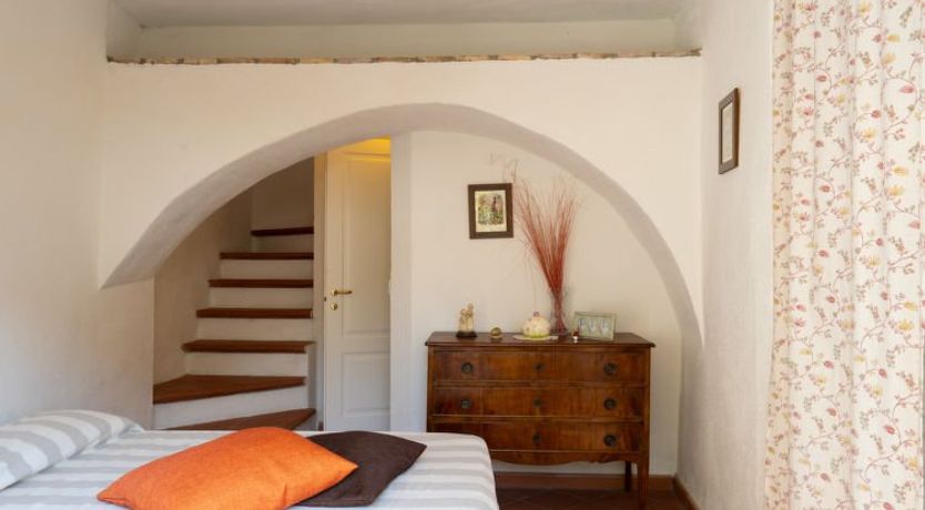 Photo of Annina (DOL285)