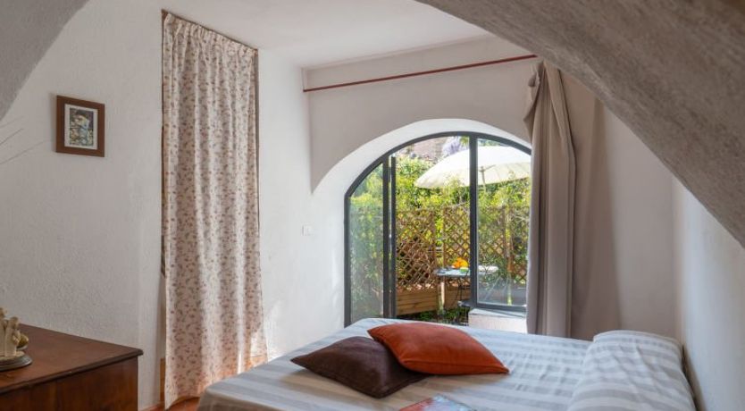 Photo of Annina (DOL285)