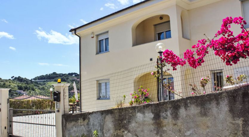 Photo of Annalisa (SLR132)