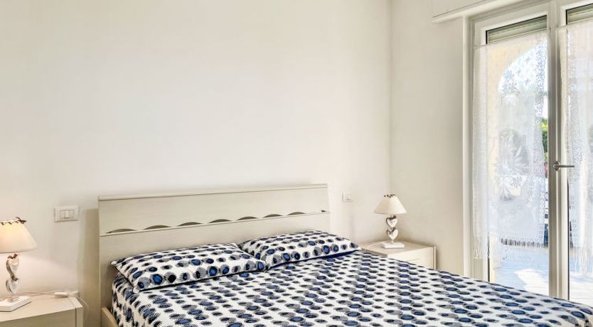 Photo of Annalisa (SLR132)