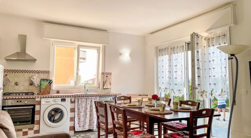 Photo of Annalisa (SLR132)