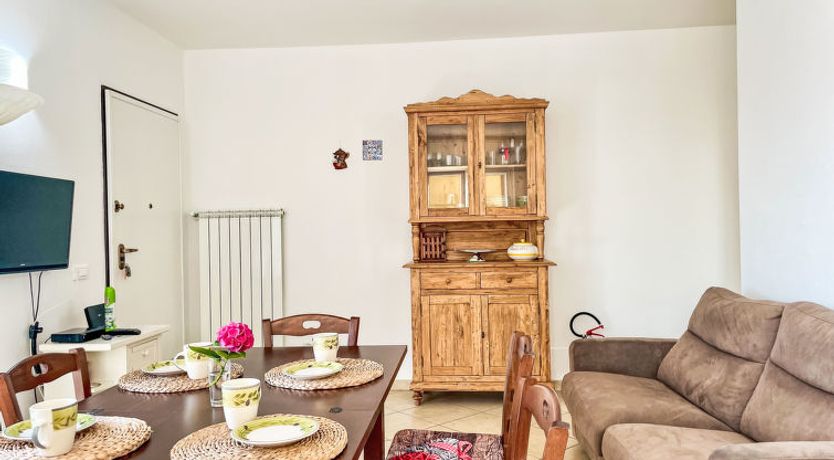 Photo of Annalisa (SLR132)