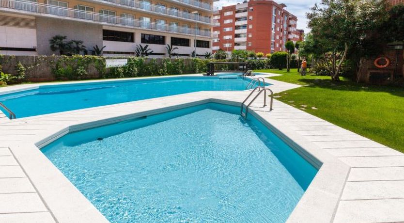 Photo of Las Americas