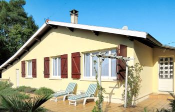 Les Hirondelles Holiday Home