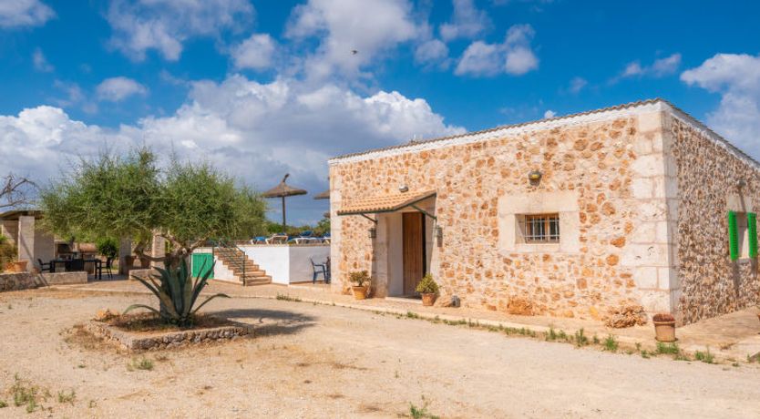 Photo of Son Ulari Petit