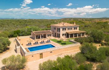 Eva Holiday Home