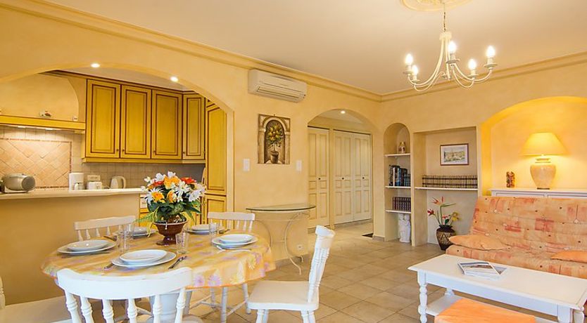 Photo of Les Emeraudes