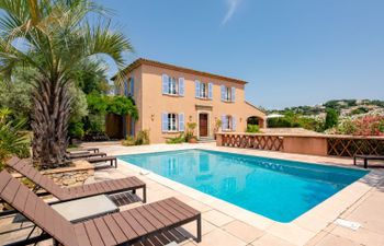 La Bastide Rose Holiday Home