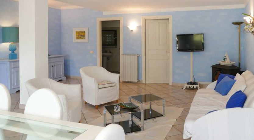 Photo of Alberto B Villa 2