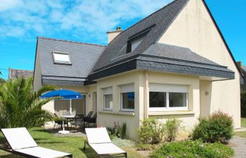 Le Triskell (CED229) Holiday Home