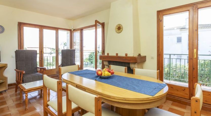 Photo of Tres Olivos