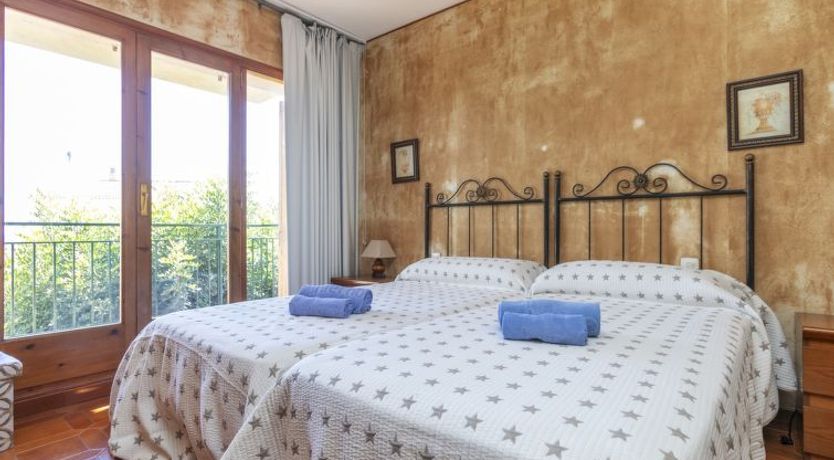 Photo of Tres Olivos