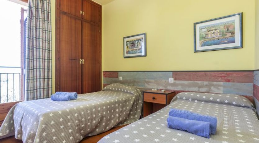 Photo of Tres Olivos