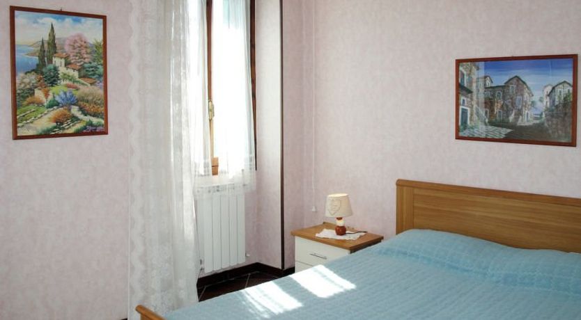 Photo of Agnese (DOL235)