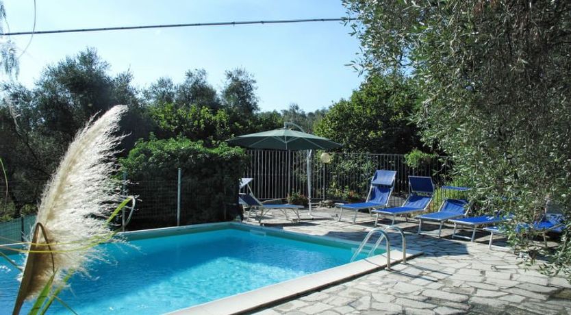 Photo of Agnese (DOL235)