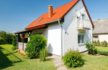 Pergola Holiday Home