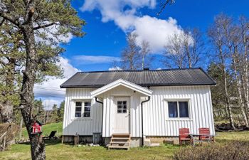 Flatebygd Holiday Home