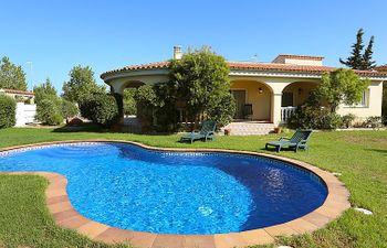 El Jardi Holiday Home