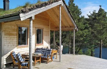 Svanöy Holiday Home