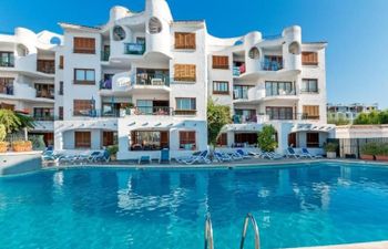 Carabela Front Beach & Pool Apartment