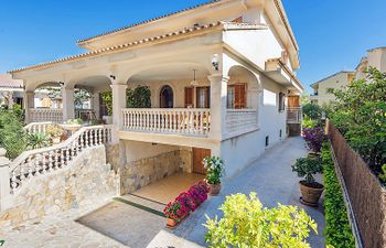 Can Roses Holiday Home
