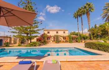 Ses Sitjoles Holiday Home