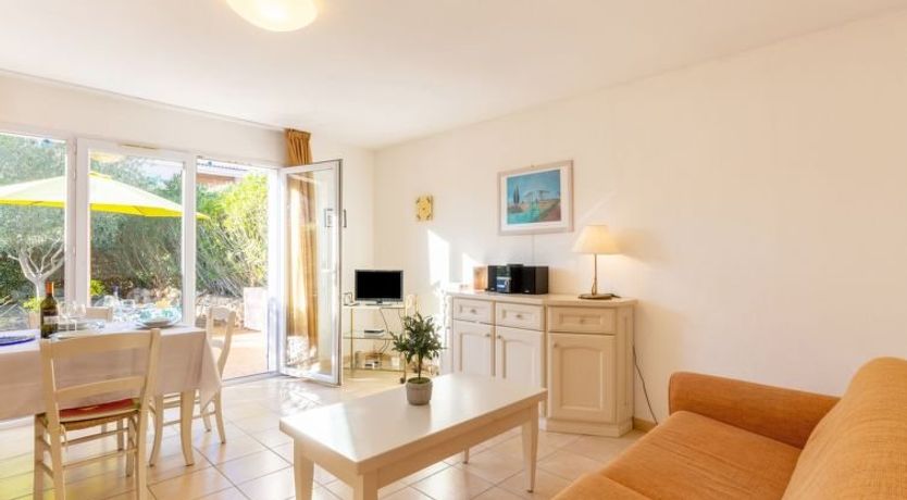 Photo of Le Mas d'Esquières 16