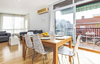 Sants-Les Corts Galileu Apartment