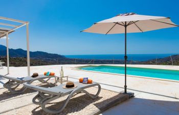 Las Vistas Holiday Home