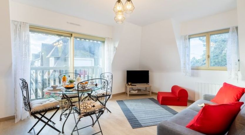 Photo of Marie Antoinette Apartment 4