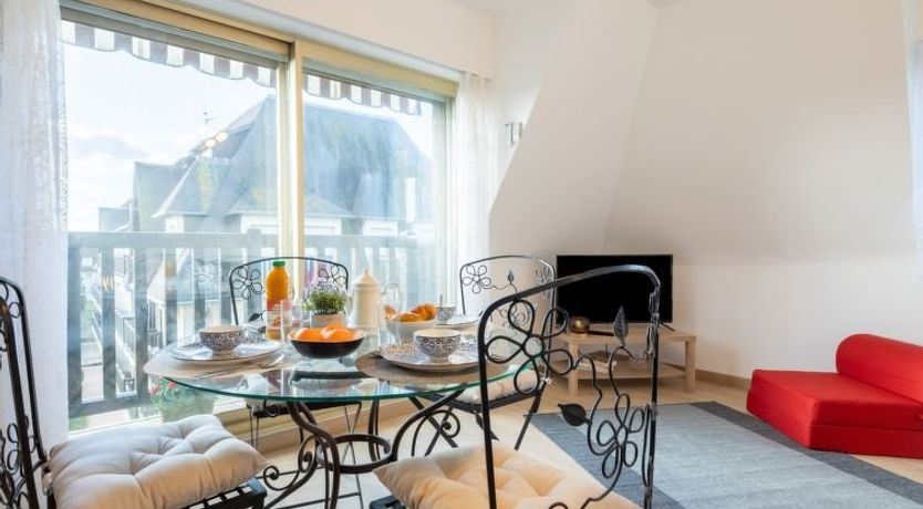 Photo of Marie Antoinette Apartment 4