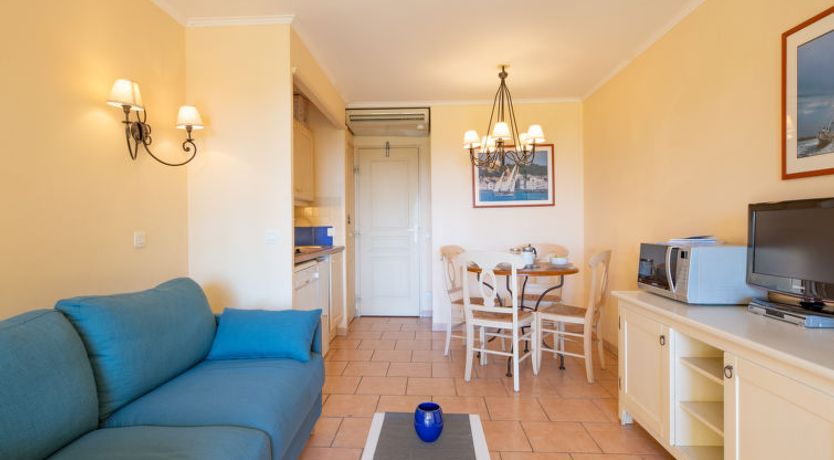 Photo of Les Calanques Spa Thalassothérapie Apartment 4