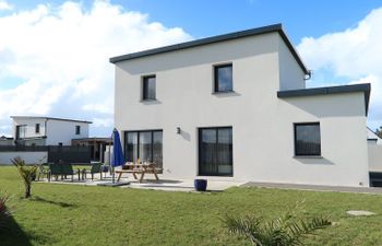 Les Agapanthes Holiday Home