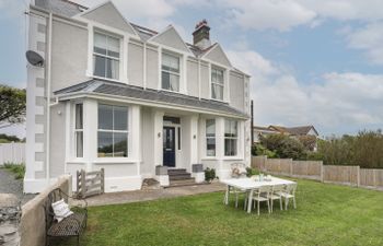1 Tirionfa Holiday Cottage