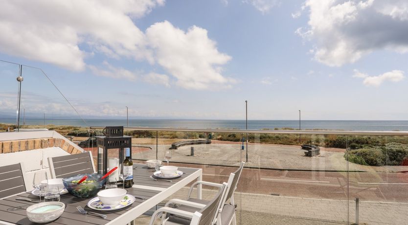 Photo of 7 Min Y Traeth